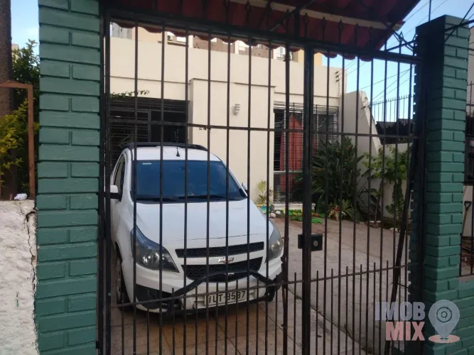 2 Terrenos juntos, 19,72 x 36,52 com casas antigas em cima.