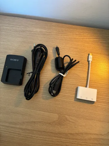 Vende-se Sony Cyber Shot DSC-W690 + kit
