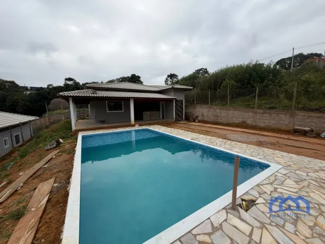 Chácara com 3 Quartos e 3 banheiros à Venda, 500 m² por R$ 550.000 Cód. ch2734