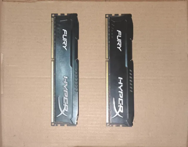 Kit 16GB RAM DDR3 HyperX FURY (2 Pentes de 8GB 1600MHz) Preta