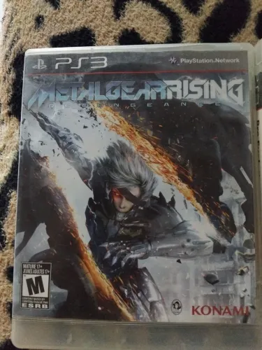 Dois jogos de ps3 e médio estado