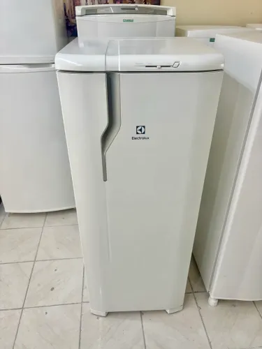 Geladeira Eletrolux pequena , refrigerador
