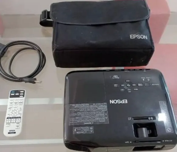 Projetor Epson S18 3200 Lúmens , Hdmi e VGA, Profissional Lampada Original