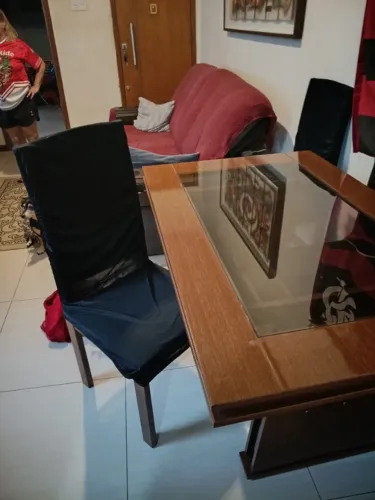 Mesa de jantar tampa de vidro com 4 cadeiras