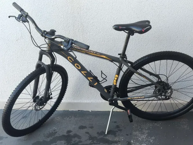Vendo bike novinha