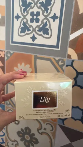 Creme acetinado hidratante Lily