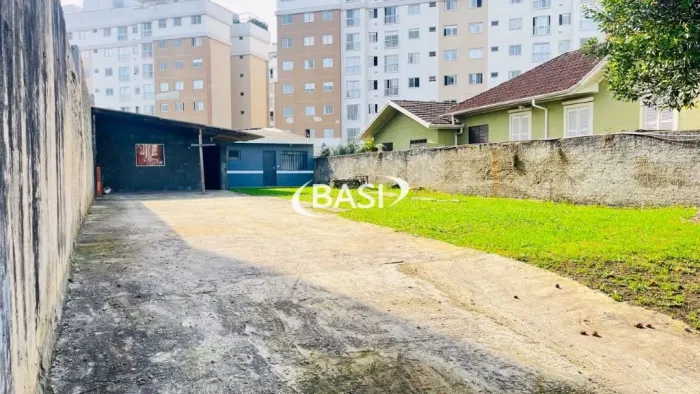 Terreno no Portão 459m² Ótima Localização e Potencial Construtivo