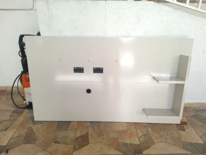 Vendo painel de TV, branco por $200