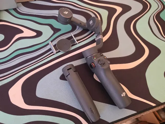 Gimbal DJI Osmo Mobile 6 com Extensor - Bateria 1h