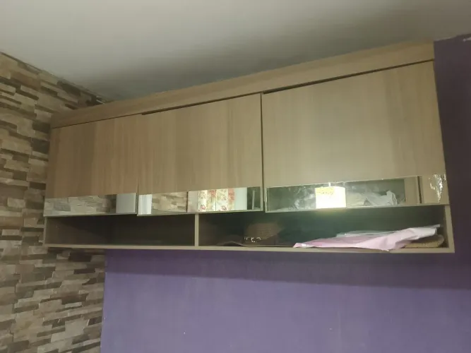 Armário aéreo de quarto 