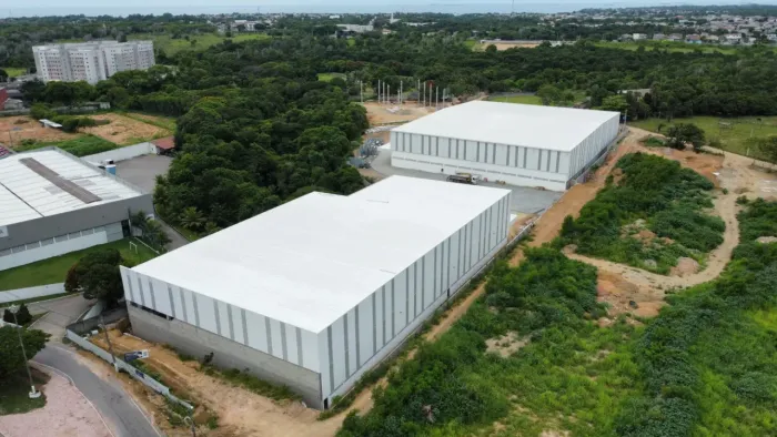 MÓDULO COM 3100 METROS TOTAL 5 DOCAS PÉ DIREITO 12 METROS