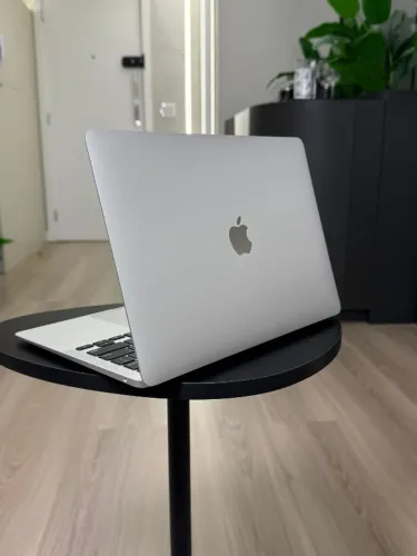 Macbook AIR M1 8ram 256gb | 26 ciclos de bateria | 6 meses de garantia 
