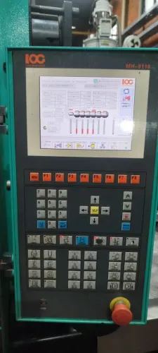 Máquina injetora LOG 250-A8