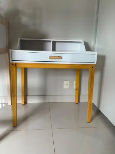 Escrivaninha teen + Cadeira