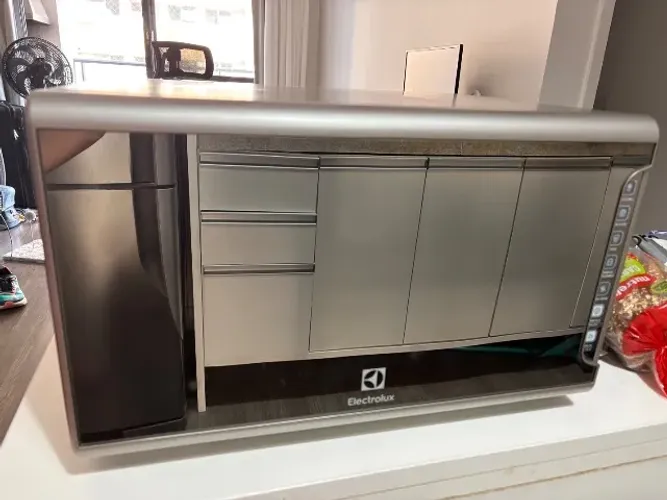 Micro-ondas Electrolux 31L Espelhado MI41S - 127V - Estado de Novo