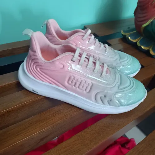 Vendo Tenis Bibi menina