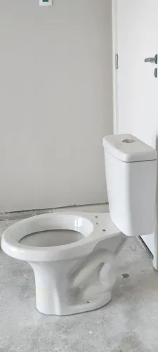 Vaso sanitário com caixa acoplada 