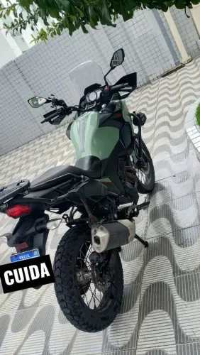 Moto versys 300