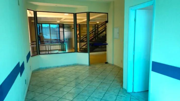 Sala comercial - 27 metros na região central de Taubaté SP