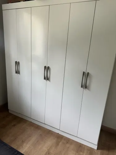 Guarda roupa casal - 6 portas e 2 gavetas