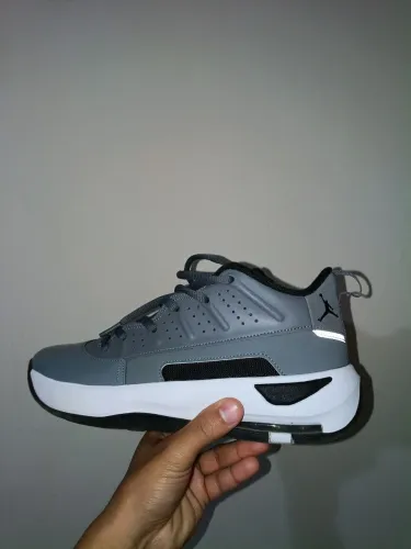 Nike Air Jordan Max Aura 77 Prata Tamanho 41