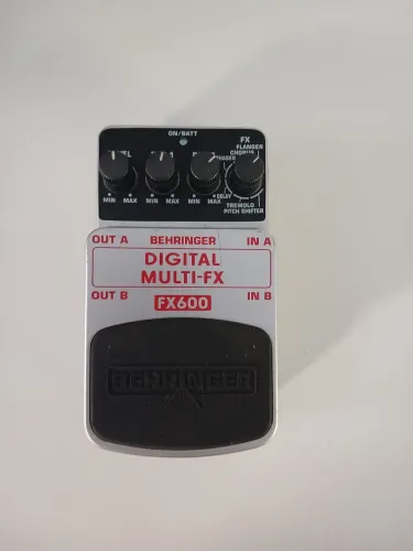 Pedal behringer Digital Mult-Fx