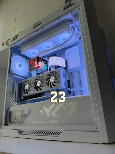 PC GAMER RYZEN 7 9800X3D/ RTX 5070/ 32GB 6000MHZ/ WC TRIX PANORAMA @23GAMER_