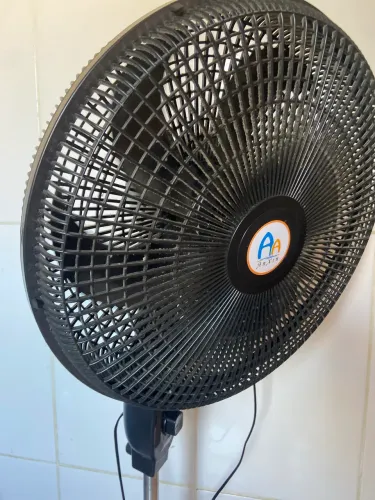 Vendo ventilador de pé