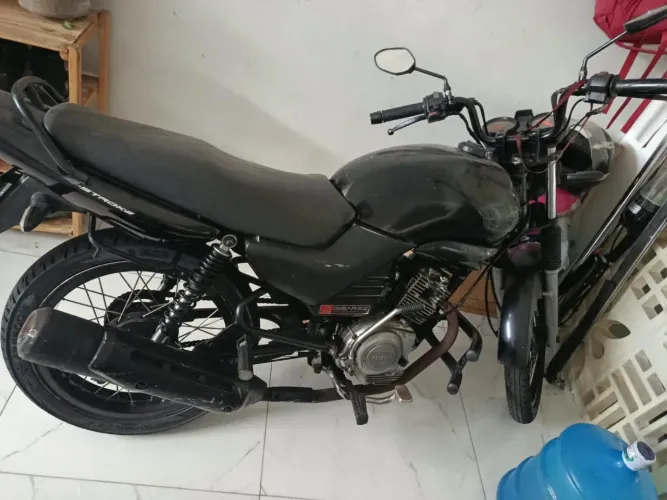 Vendo moto YBR 125 /2008 em 10x cartão