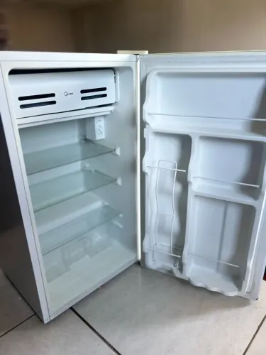 Frigobar 93 litros Midea 220v