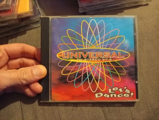 CD Universal FM 97.5 Let's Dance