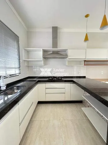 Casa com 3 quartos para locação no bairro Nova Analândia - Analândia/SP