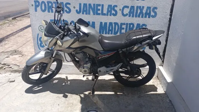 Vendo uma moto Titan 160