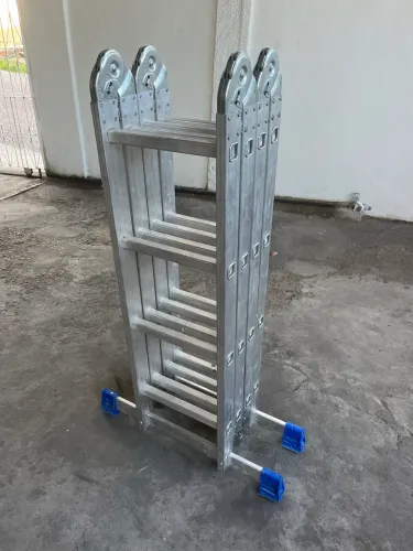 Escada de alumínio