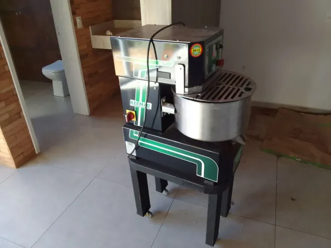 Masseira Espiral Reemaq 12kg 220v