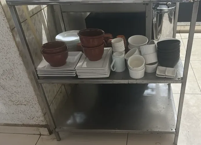 Bancada de inox 0,80 x 0,89 altura por 0,50