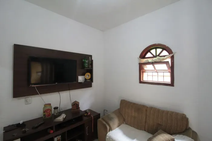 Casa à Venda - Floramar, 5 Quartos, 360 m2