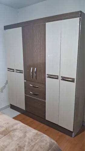 Guarda roupa de 6 portas super barateza ?