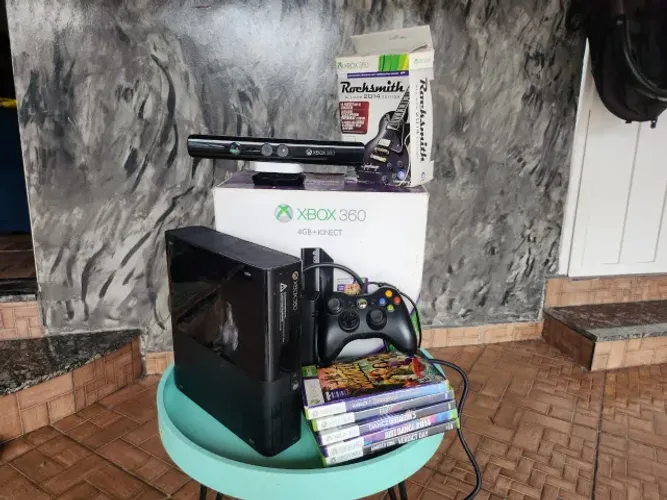 Xbox 360 super slim original pouco usado e kit opcional