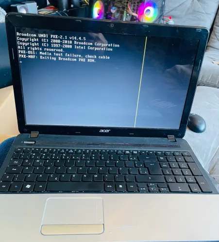 Notebook Acer i5 LEIA