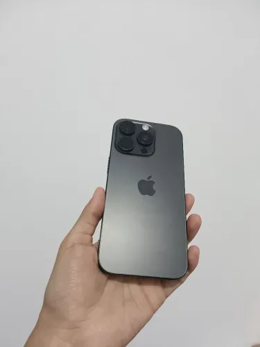 iPhone 16 Pro 128GB - Titânio preto