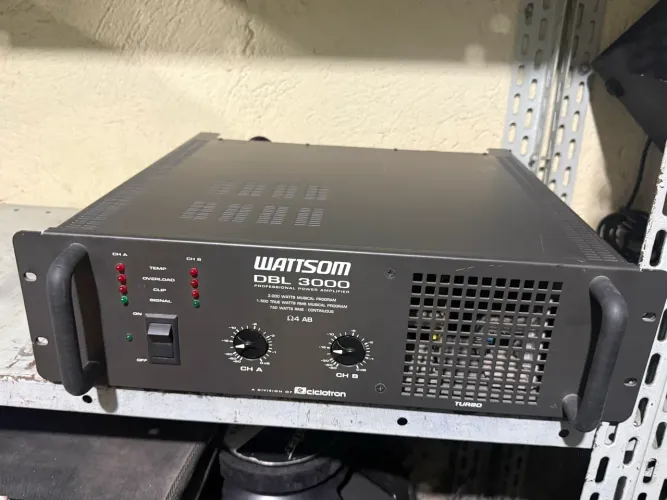 Amplificador wattsom ciclotron DBL-3000 muito novo