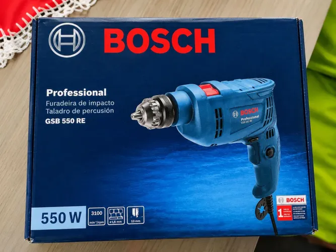 Furadeira de Impacto Bosch GSB 550 RE 550W - Nova na Caixa