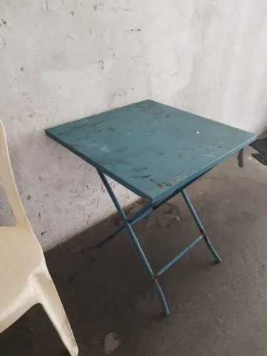 Mesa metálica