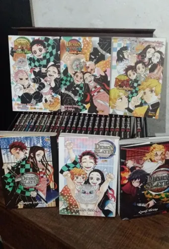 Demon Slayer 1-23 + Gaiden + 2 Fanbooks + 3 Light Novel Coleção Mangá Completa