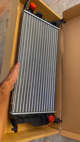 Radiador de corsa Classic sem uso.