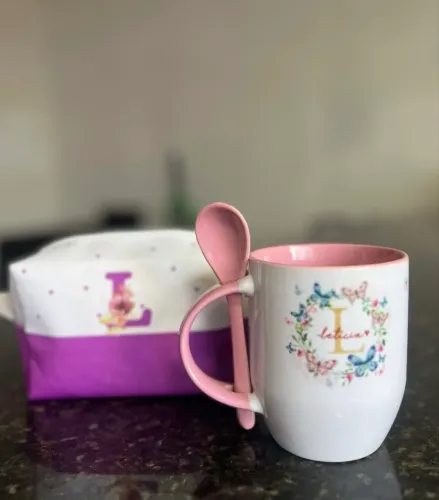 Necessaire + caneca personalizado Letícia