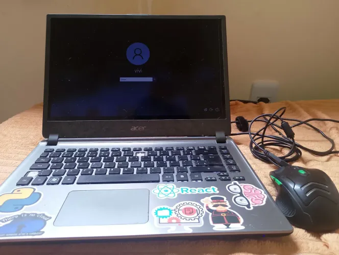 VENDO NOTEBOOK ACER