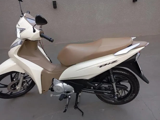 HONDA BIZ 125i FLEX 2021 - EXTREMAMENTE CONSERVADA