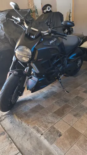 Ducati Diavel Carbon 